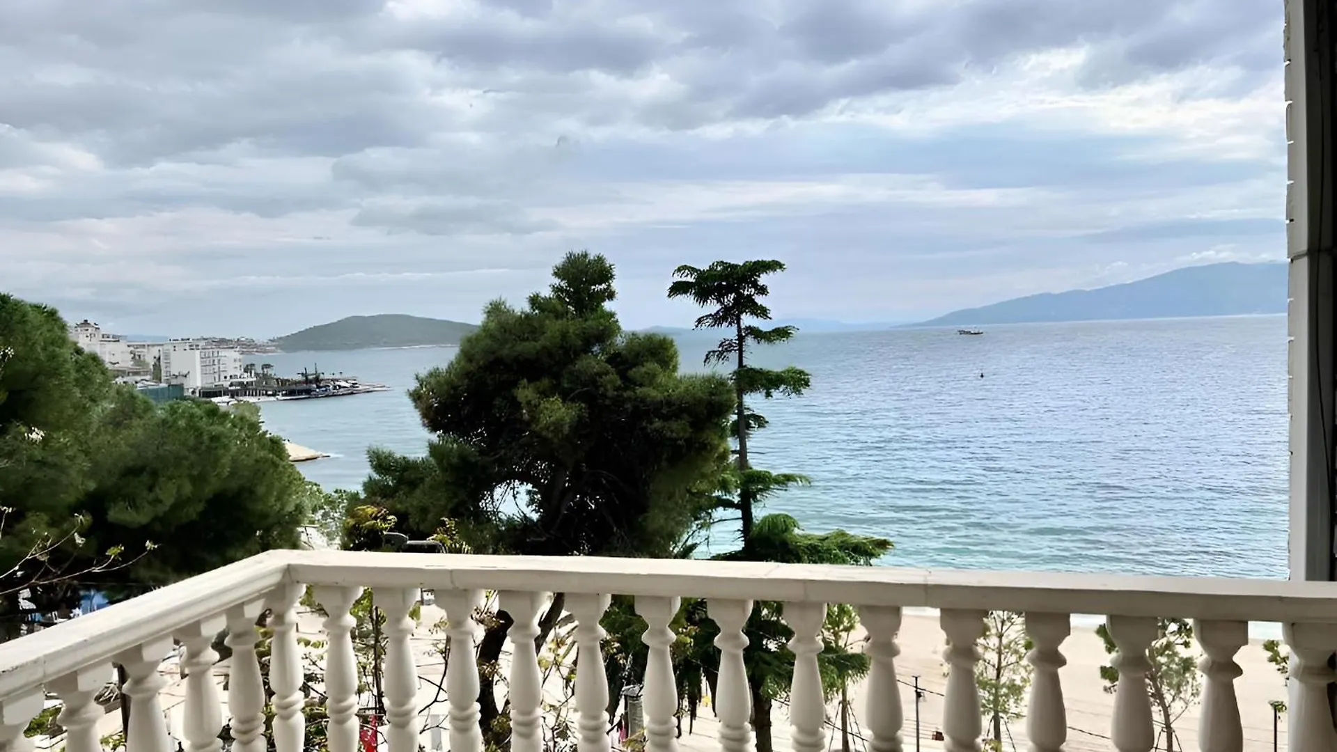 Monte Cristo Hotel - Rooftop Pool Sarande