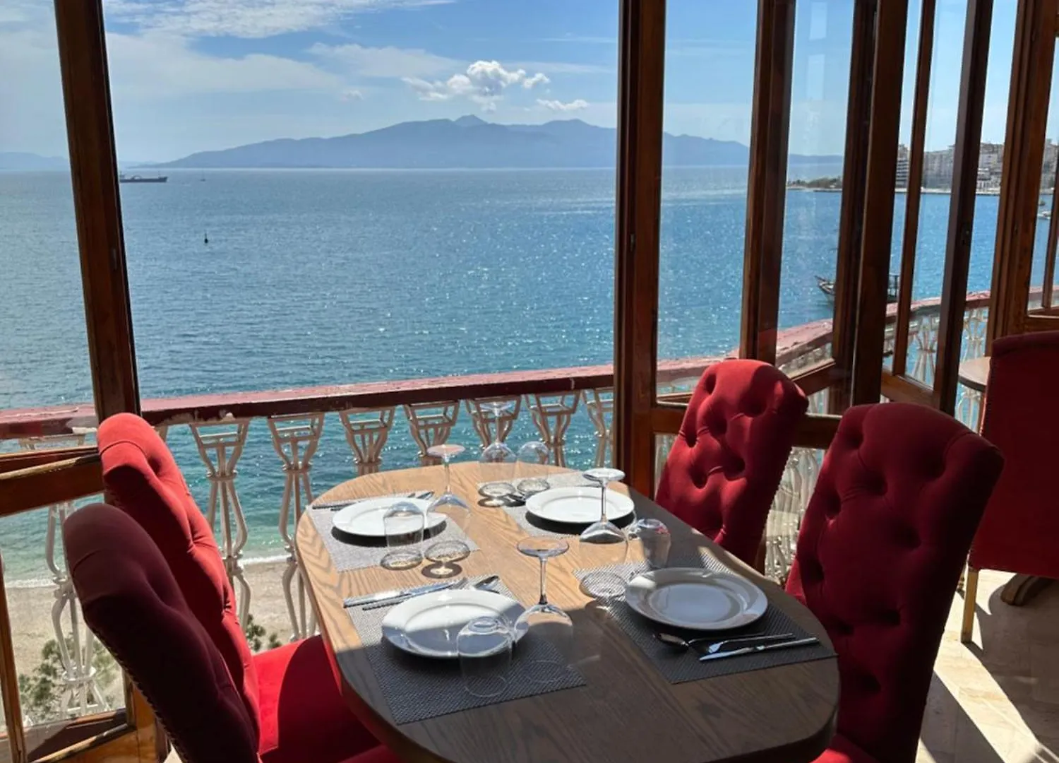 Monte Cristo Hotel - Rooftop Pool Sarande