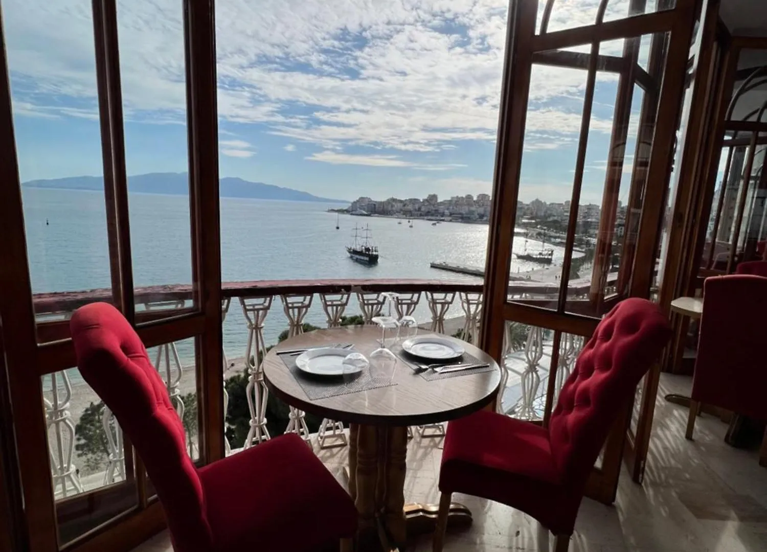 Monte Cristo Hotel - Rooftop Pool Sarande