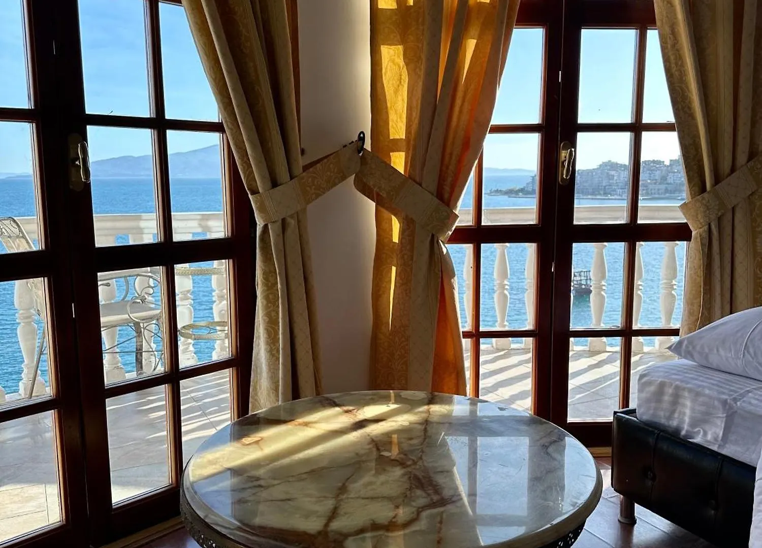 Monte Cristo Hotel - Rooftop Pool Sarande