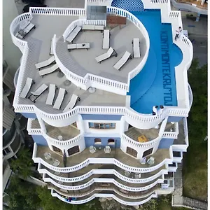 Monte Cristo With Rooftop Pool **** Sarandë