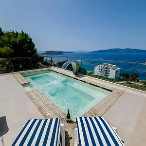 Sunset Shoreline - Sea View - Free Private Parking - Pool Saranda